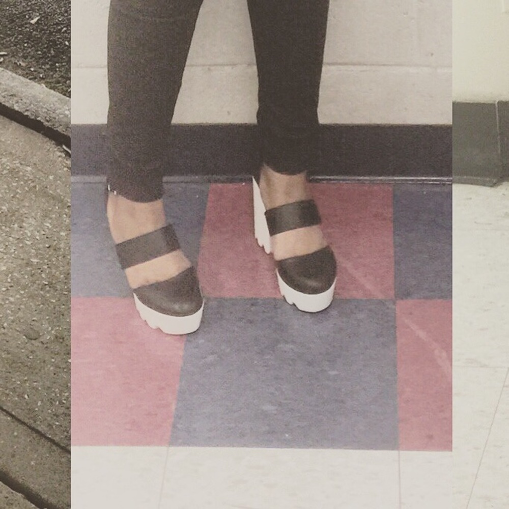 Platform Heels 👠 - Picture 2 of 3